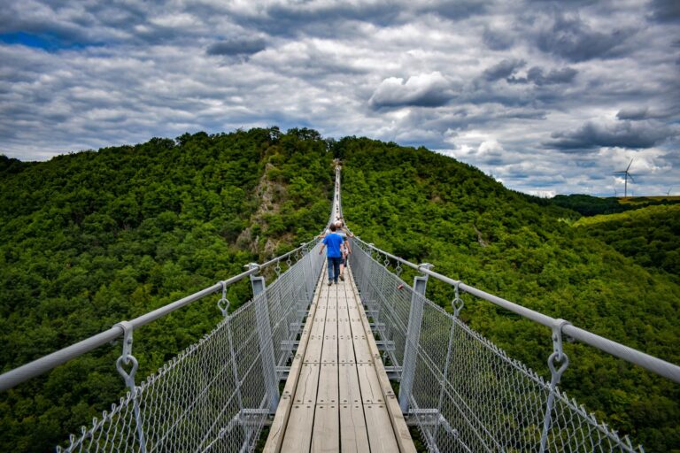 Sky Bridge 721 i Ścieżka w Obłokach: czy warto jechać do Dolní Moravy? Ceny i dojazd